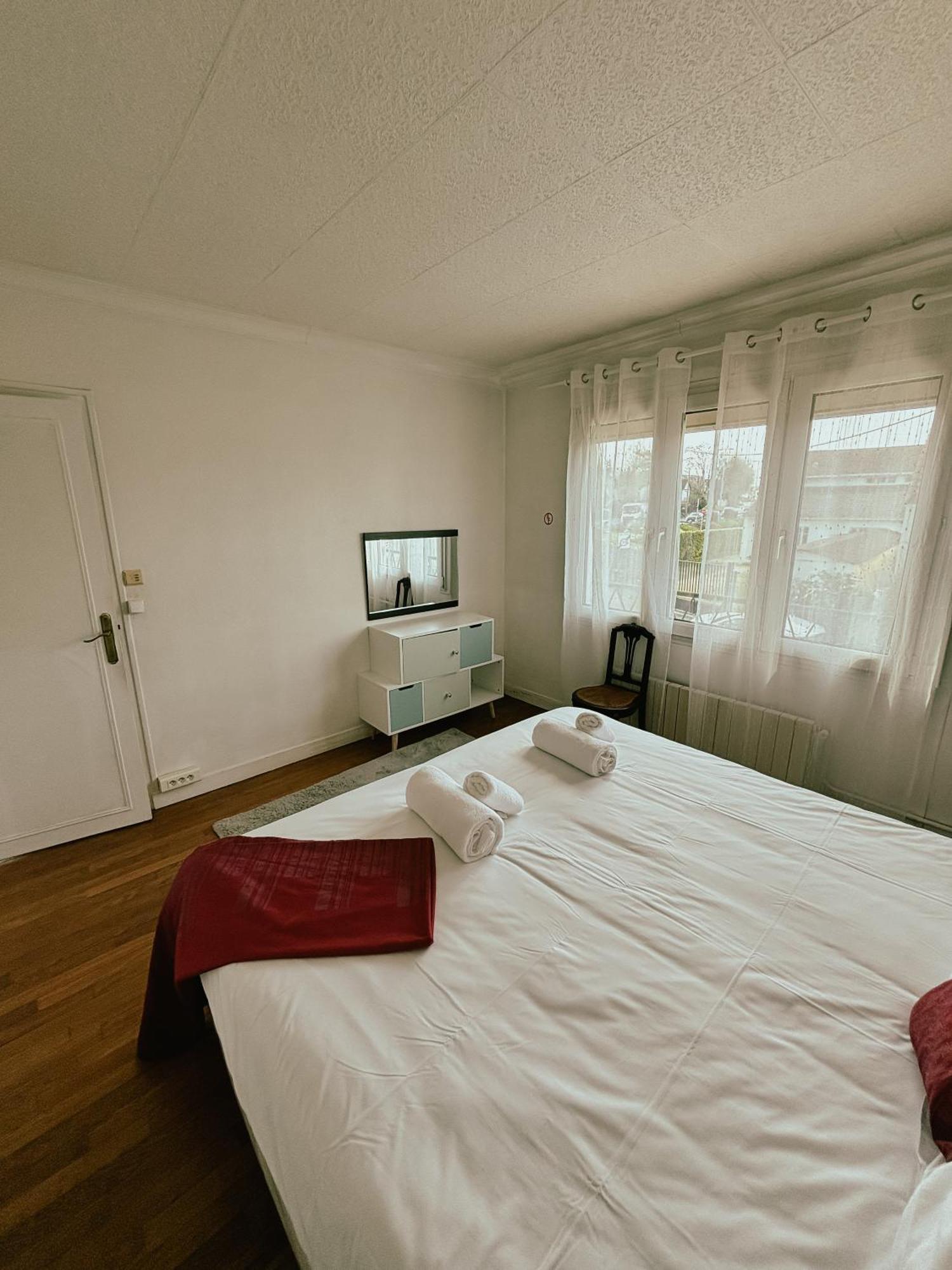 Duplex Avec Jardin - Proche Paris - Disneyland - Rer - Noisy-le-Grand Buitenkant foto